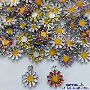 ACESSÓRIO NO BRUTO PRONTO PARA O BANHO - PINGENTE FLOR ESMALTADA 10X10MM - PESO 0,5GR - (SERÁ ENVIADA A COR DISPONÍVEL EM ESTOQUE) - BRU0001884
