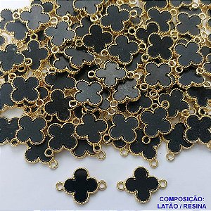 ACESSÓRIO NO BRUTO PRONTO PARA O BANHO(CX91) - PINGENTE TIPO "VAN CLEEF" PRETA - COM DUAS ARGOLINHAS - TAMANHO 14MM - PESO 1GR - COMPOSIÇÃO: LATÃO / RESINA - (VENDIDA POR UNIDADE) - BRU0001892