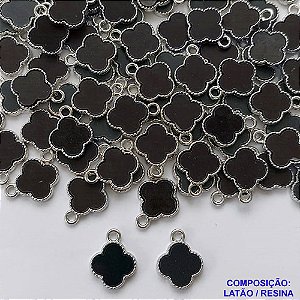 ACESSÓRIO NO BRUTO PRONTO PARA O BANHO(CX91) - PINGENTE TIPO "VAN CLEEF" PRETA - COM UMA ARGOLINHA - TAMANHO 10MM - PESO 0,9GR - COMPOSIÇÃO: LATÃO / RESINA - (VENDIDA POR UNIDADE) - BRU0001893