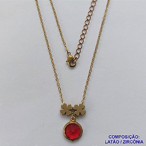 GARGANTILHA NO BRUTO PRONTO PARA O BANHO - COM CORRENTE CADEADO DE 45CM - PINGENTE ZIRCÔNIA VERMELHA 10MM E TREVOS 7MM - PESO TOTAL 4.0GR - BRU10642