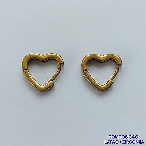 BRINCO NO BRUTO PRONTO BANHO  (CX06)  - BRINCO FORMATO CORAÇÃO COM UMA FILEIRA DE MICRO ZIRCÔNIA CRISTAL - ARGOLINHA DE PRESSÃO (TRANQUETA) TAMANHO 14MM - LARGURA: 3.2MM - PESO TOTAL 2.5GR - BRU10716