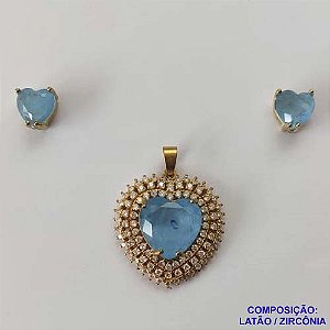 CONJUNTO NO BRUTO PRONTO PARA O BANHO(TTUU)(CX01) - (SEM CORRENTE) - PINGENTE ZIRCÔNIA AZUL COM BASE CRAVEJADA COM MICRO ZIRCÔNIAS CRISTAIS E BRINCOS DE PINO COM ZIRCÔNIA - COMPOSIÇÃO: LATÃO E ZIRCÔNIA - PESO TOTAL 11GR -  BRU10914