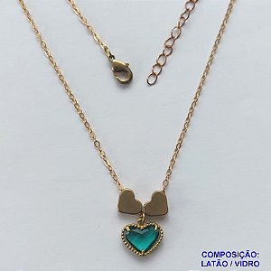GARGANTILHA NO BRUTO PRONTO PARA O BANHO - COM CORRENTE CADEADO DE 45CM - PINGENTE TIPO VAN CLEEF CORAÇÃO VERDE 10MM - PESO TOTAL 3,5GR - BRU10925