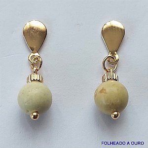 BRINCO FOLHEADO A OURO - BANHADO COM 5 MILESIMO+VERNIZ DIAMOND - BRINCO COM PINO E PEDRA GREEN LACE - TAMANHO 8MM - OURO008