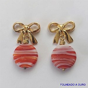 BRINCO FOLHEADO A OURO - BANHADO COM 5 MILESIMO+VERNIZ DIAMOND - BRINCO COM PINO E LACINHO COM PEDRA MURANO - TAMANHO 32MM - OURO010