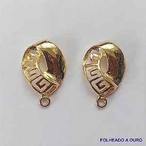 ACESSÓRIO FOLHEADO A OURO (BAIXA FUSÃO) - BANHADO COM 5 MILESIMO+VERNIZ DIAMOND - BASE PARA BRINCO COM PINO DETALHES VAZADOS - TAMANHO 16X25MM  - VENDIDA POR PAR - OURO016
