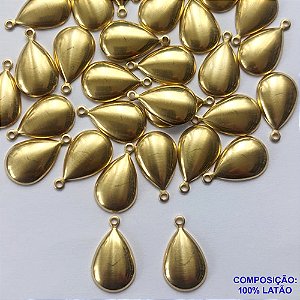 ACESSÓRIO PINGENTE NO BRUTO PRONTO PARA O BANHO(CX130) - PINGENTE GOTA 10X17MM (5527) - COMPOSIÇÃO 100% LATÃO - PESO TOTAL 0,8GR - BRU0002043
