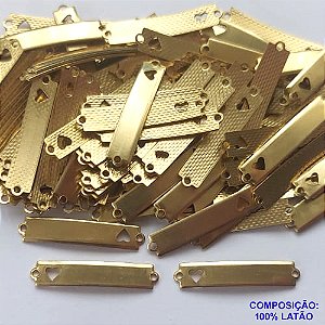 ACESSÓRIO BRUTO PRONTO PARA BANHO - (1393) CHAPINHA COM CORAÇÃO VAZADO - VENDIDA POR UNIDADE - COMPOSIÇÃO LATÃO - PESO 0,7GR - TAMANHO 4X22MM - BRU0002058