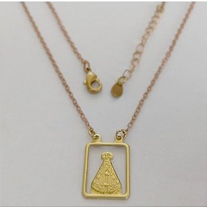 GARGANTILHA NO BRUTO PRONTO PARA O BANHO - CORRENTE CADEADINHO DE 50CM+EXTENSOR (E2376) - PESO TOTAL 2,2GR -(PLAQUINHA NOSSA SRA APARECIDA 12X18) BRU12506