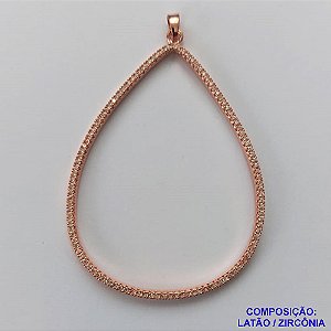 PINGENTE NO BRUTO PRONTO PARA O BANHO(CX01) - PINGENTE GOTA CRAVEJADO EM MICROS ZIRCÔNIAS - COMPOSIÇÃO: LATÃO / ZIRCÔNIA - TAMANHO 40X58MM -  PESO TOTAL 4,9GR - BRU12531