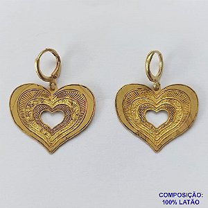 BRINCO NO BRUTO PRONTO PARA O BANHO - BRINCOS ARGOLINHA DE PRESSÃO (TRANQUETA) PINGENTES EM FOTOCORROSÃO CORAÇÃO DETALHE VAZADO (FC1315) - TAMANHO 23x29MM - PESO TOTAL 3,7GR - BRU12538