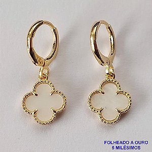BRINCO FOLHEADO A OURO - BANHADO COM 5 MILÉSIMOS + VERNIZ DIAMOND - BRINCO TIPO VAN CLEEF 10MM MADRE PÉROLA - OURO039