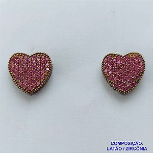 BRINCO NO BRUTO PRONTO PARA O BANHO(TTUU)(CX02) - BRINCO DE PINO CORAÇÃO CRAVEJADO EM MICROS ZIRCÔNIAS ROSAS - COMPOSIÇÃO: LATÃO / ZIRCÔNIA  - TAMANHO 15X24MM - PESO TOTAL 6,4GR - BRU12694