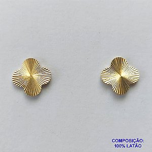 BRINCO NO BRUTO PRONTO PARA O BANHO - BRINCO DE PINO TREVO - TAMANHO 8MM - PESO TOTAL 0,6GR - COMPOSIÇÃO: 100% LATÃO - BRU12770