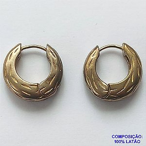 BRINCO NO BRUTO PRONTO PARA O BANHO - BRINCO ARGOLA (TRANQUETA) - TAMANHO 17MM LARGURA 4MM - PESO TOTAL 6,8GR - COMPOSIÇÃO: 100% LATÃO - BRU12774