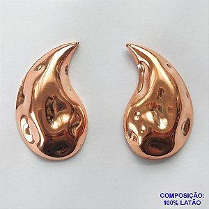 BRINCO NO BRUTO PRONTO PARA O BANHO - BRINCO DE PINO GOTA MARTELADA - TAMANHO 14X25MM - PESO TOTAL 3,2GR - COMPOSIÇÃO: 100% LATÃO - BRU12778