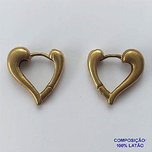BRINCO NO BRUTO PRONTO PARA O BANHO(CX70) - BRINCO DE ARGOLA CORAÇÃO (TRANQUETA) - TAMANHO 18MM - PESO TOTAL 4,6GR - COMPOSIÇÃO: 100% LATÃO - BRU12785