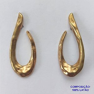 BRINCO NO BRUTO PRONTO PARA O BANHO(CX70) - BRINCO DE PINO GOTA MARTELADA VAZADA - TAMANHO 13X33MM - PESO TOTAL 3,2GR - COMPOSIÇÃO: 100% LATÃO - BRU12790