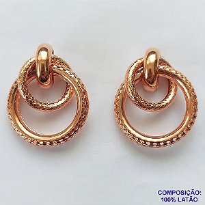 BRINCO NO BRUTO PRONTO PARA O BANHO - BRINCO DE PINO COM DUAS ARGOLAS - TAMANHO 29X36MM - PESO TOTAL 10GR - COMPOSIÇÃO: 100% LATÃO - BRU12793