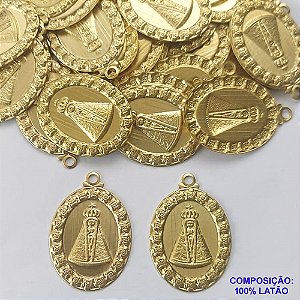 ACESSÓRIO NO BRUTO PRONTO PARA O BANHO (CX25) - NOSSA SRA APARECIDA 35MM (836) - PESO 2,5GR - COMPOSIÇÃO: 100% LATÃO - BRU0002242