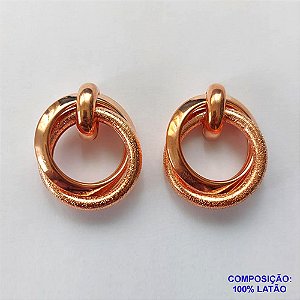 BRINCO NO BRUTO PRONTO PARA O BANHO - BRINCO DE PINO COM ARGOLAS LISA E BRILHANTE - COMPOSIÇÃO: 100% LATÃO - TAMANHO 30MM - PESO TOTAL 7GR - BRU12866