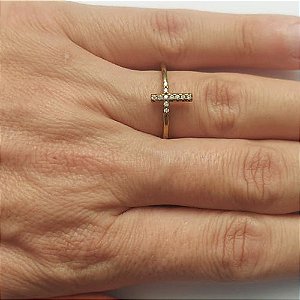 ANEL NO BRUTO PRONTO PARA O BANHO (CX35)- ANEL CRUCIFIXO CRAVEJADO EM MICROS ZIRCÔNIAS - PESO MEDIO 1,6GR - COMPOSIÇÃO: LATÃO / ZIRCÔNIA - ANEL000378