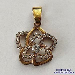 PINGENTE NO BRUTO PRONTO PARA O BANHO (CX37) - PINGENTE FLOR CRAVEJADA COM MICRO ZIRCÔNIAS - COMPOSIÇÃO: LATÃO / ZIRCÔNIA - TAMANHO 14MM - PESO TOTAL 1,4GR - BRU13007