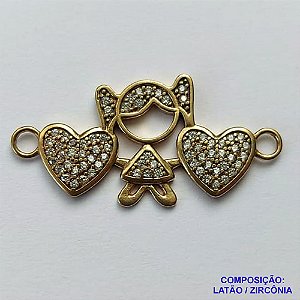PINGENTE NO BRUTO PRONTO PARA O BANHO (CX36) - PINGENTE MENINA COM CORAÇÕES CRAVEJADA COM MICRO ZIRCÔNIAS COM DUAS ARGOLINHAS - COMPOSIÇÃO: LATÃO / ZIRCÔNIA - TAMANHO 14X30MM - PESO TOTAL 1,9GR - BRU13013