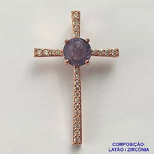 PINGENTE NO BRUTO PRONTO PARA O BANHO (CX37) - PINGENTE CRUCIFIXO CRAVEJADO EM MICROS ZIRCÔNIAS CRISTAIS E ZIRCÔNIA LILÁS -  COMPOSIÇÃO: LATÃO / ZIRCÔNIA - TAMANHO 23X37MM - PESO TOTAL 2,8GR - BRU13024