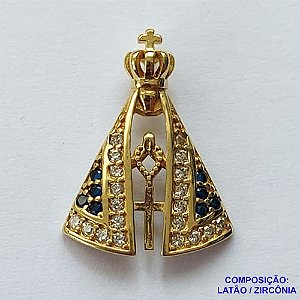 PINGENTE NO BRUTO PRONTO PARA O BANHO (CX27) - (PX000126 C001) PINGENTE NOSSA SRA APARECIDA CRAVEJADO EM MICROS ZIRCÔNIAS AZUIS E CRISTAIS 14X19MM - PESO TOTAL 1,3GR - COMPOSIÇÃO: LATÃO / ZIRCÔNIA - BRU13029