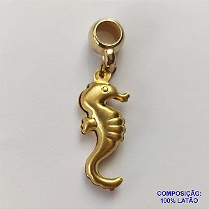 ACESSÓRIO NO BRUTO PRONTO PARA O BANHO - BERLOQUE CAVALO MARINHO DUPLO 10X26MM (E451) - PESO: 1,5GR - COMPOSIÇÃO: LATÃO E PENDENTE EM ABS - BRU0002392