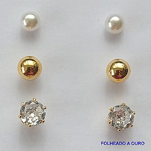 BRINCO DE TRIO FOLHEADO A OURO - BANHADO COM 5 MILÉSIMOS + VERNIZ DIAMOND - (BIJ188) BRINCO DE PINO TRIO PÉROLA / BOLINHA / ZIRCÔNIA - OURO060