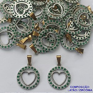 PINGENTE NO BRUTO PRONTO PARA O BANHO(CX49) - PINGENTE REDONDO CORAÇÃO CRAVEJADO COM MICROS ZIRCÔNIAS VERDE ESMERALDA - (ALTA FUSÃO) TAMANHO 17MM - PESO 1,1GR (MAD) - BRU13178
