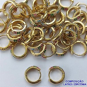 BRINCO NO BRUTO PRONTO PARA O BANHO(CX46) - BRINCO ARGOLA CRAVEJADO EM MICRO ZIRCÔNIAS COLORIDAS - TAMANHO: 11MM - PESO 1,5GR - BRU13211
