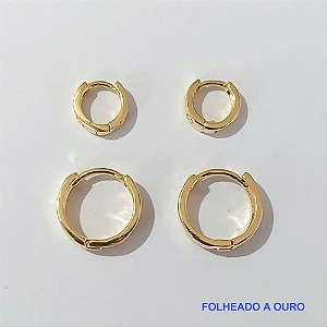 BRINCO FOLHEADO A OURO - BANHADO COM 5 MILÉSIMOS + VERNIZ DIAMOND - (BRD004D) TRIO DE BRINCO DE ARGOLA COM TRAVA (TIPO CARTIER) 13/9MM - OURO106