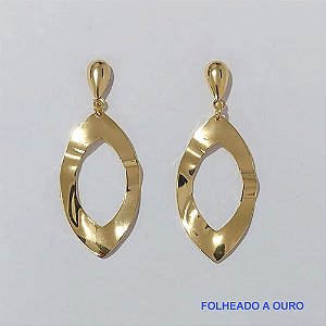 BRINCO FOLHEADO A OURO - BANHADO COM 5 MILÉSIMOS + VERNIZ DIAMOND - (BR2114D) BRINCO DE PINO COMPRIDO VAZADO 15MM - OURO117