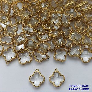 ACESSÓRIO NO BRUTO PRONTO PARA O BANHO - PINGENTE TIPO VAN CLEEF CRISTAL COM UMA ARGOLINHA - COMPOSIÇÃO: LATÃO / VIDRO - TAMANHO 10MM - (VENDIDO POR UNIDADE) PESO TOTAL 0,7GR - BRU0002603