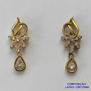 BRINCO NO BRUTO PRONTO PARA O BANHO (CX63) - (BX001864 W) BRINCO DE PINO FLOR COM ZIRCÔNIAS CRISTAIS 10X28MM - COMPOSIÇÃO: LATÃO / ZIRCÔNIA - PESO TOTAL 3GR - BRU13385