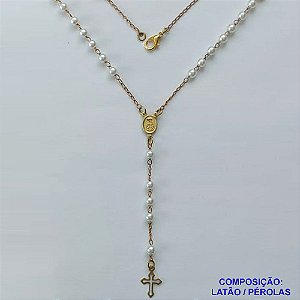 GARGANTILHA NO BRUTO PRONTO PARA O BANHO(CX68) - (GB205) TERÇO COM CORRENTE EM PÉROLAS 4MM COM PINGENTE NOSSA SRA APARECIDA E CRUCIFIXO VAZADO - COMPOSIÇÃO: LATÃO / PÉROLAS - PESO TOTAL 2,7GR - BRU13453