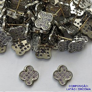 BRINCO NO BRUTO PRONTO PARA O BANHO(CX80) - (MAD) BRINCO DE PINO TIPO VAN CLEEF COM ZIRCÔNIAS LILÁS 12MM - COMPOSIÇÃO: LATÃO / ZIRCÔNIA - PESO TOTAL 2,3GR - BRU13477