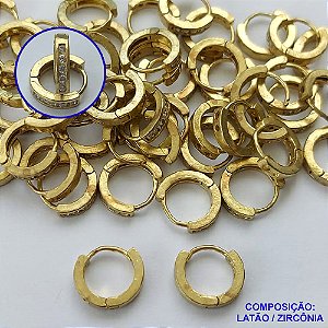 BRINCO NO BRUTO PRONTO PARA O BANHO - (CX72) BRINCO ARGOLA CRAVEJADO EM MICROS ZIRCÔNIAS 2X12MM - PESO TOTAL 1,8GR - BRU13483