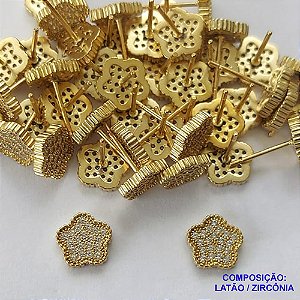 BRINCO NO BRUTO PRONTO PARA BANHO(CX77) - BRINCO DE PINO ESTRELA CRAVEJADOS EM MICROS ZIRCÔNIAS CRISTAIS 8MM - PESO: 1,2GR - BRU13500