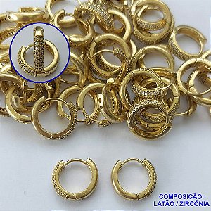 BRINCO NO BRUTO PRONTO PARA BANHO(CX99) -  BRINCO DE ARGOLINHA DE PRESSÃO CRAVEJADO EM MICROS ZIRCÔNIAS 3X14MM - PESO: 2,2GR - COMPOSIÇÃO: LATÃO / ZIRCÔNIA - BRU13511