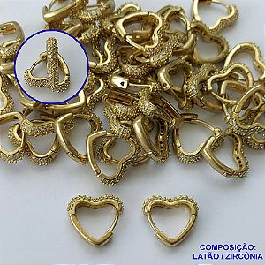BRINCO NO BRUTO PRONTO PARA BANHO(CX78) -  BRINCO DE ARGOLINHA DE PRESSÃO CORAÇÃO CRAVEJADO EM MICROS ZIRCÔNIAS 3X15MM - PESO: 2,7GR - COMPOSIÇÃO: LATÃO / ZIRCÔNIA - BRU13514