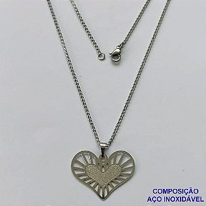 GARGANTILHA EM AÇO INOXIDÁVEL(CX85) - GARGANTILHA COM PINGENTE CORAÇÃO DESENHADO 28MM - TAMANHO: 45CM - COMPOSIÇÃO: AÇO INOXIDÁVEL - AÇO1389