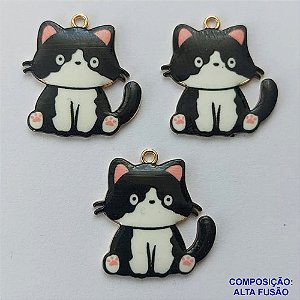 ACESSÓRIO NO BRUTO PRONTO PARA O BANHO - (CX.129)  PINGENTE GATINHO PRETO E BRANCO PERSONAGEM DESENHO 22X23MM - COMPOSIÇÃO: ALTA FUSÃO - PESO TOTAL 1,7GR - BRU0002827