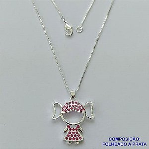 GARGANTILHA FOLHEADA A PRATA COM 50 MILÉSIMOS + VERNIZ DIAMOND - GARGANTILHA CORRENTE VENEZIANA 45CM PINGENTE MENINA COM MICRO ZIRCÔNIAS ROSA 24X26MM E FECHO LAGOSTA PRA077