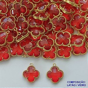 ACESSÓRIO NO BRUTO PRONTO PARA O BANHO - PINGENTE TIPO VAN CLEEF VERMELHO COM UMA ARGOLINHA - COMPOSIÇÃO: LATÃO / VIDRO - TAMANHO 12MM -  (VENDIDO POR UNIDADE) PESO TOTAL 1,3GR - BRU0002904