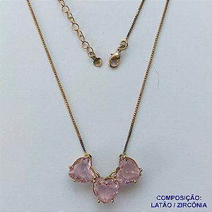 GARGANTILHA NO BRUTO PRONTO PARA BANHO - GARGATILHA COM CORRENTE VENEZIANA E PINGENTES CORAÇÕES EM ZIRCÔNIAS ROSAS 10MM COM BASE EM ALTA FUSÃO - TAMANHO: 45CM + EXTENSOR - PESO: 6,7GR -  BRU13750