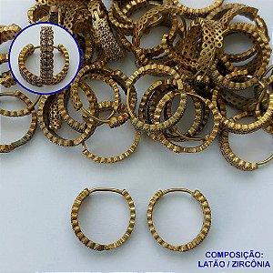 BRINCO NO BRUTO PRONTO PARA BANHO(CX99) - BRINCO ARGOLINHA DE PRESSÃO (TRANQUETA) EM ALTA FUSÃO COM 5 FILEIRAS DE MICROS ZIRCÔNIAS CRISTAIS - TAMANHO 20MM - LARGURA 5MM - PESO 4.1GR - BRU13795